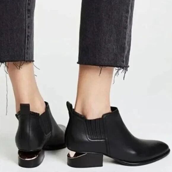 Alexander Wang - Kori Tumbled Leather Booties - Picture 7 of 8